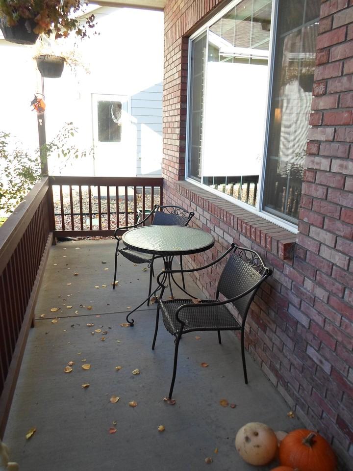 548 Saturn Dr - Photo 2 of 24