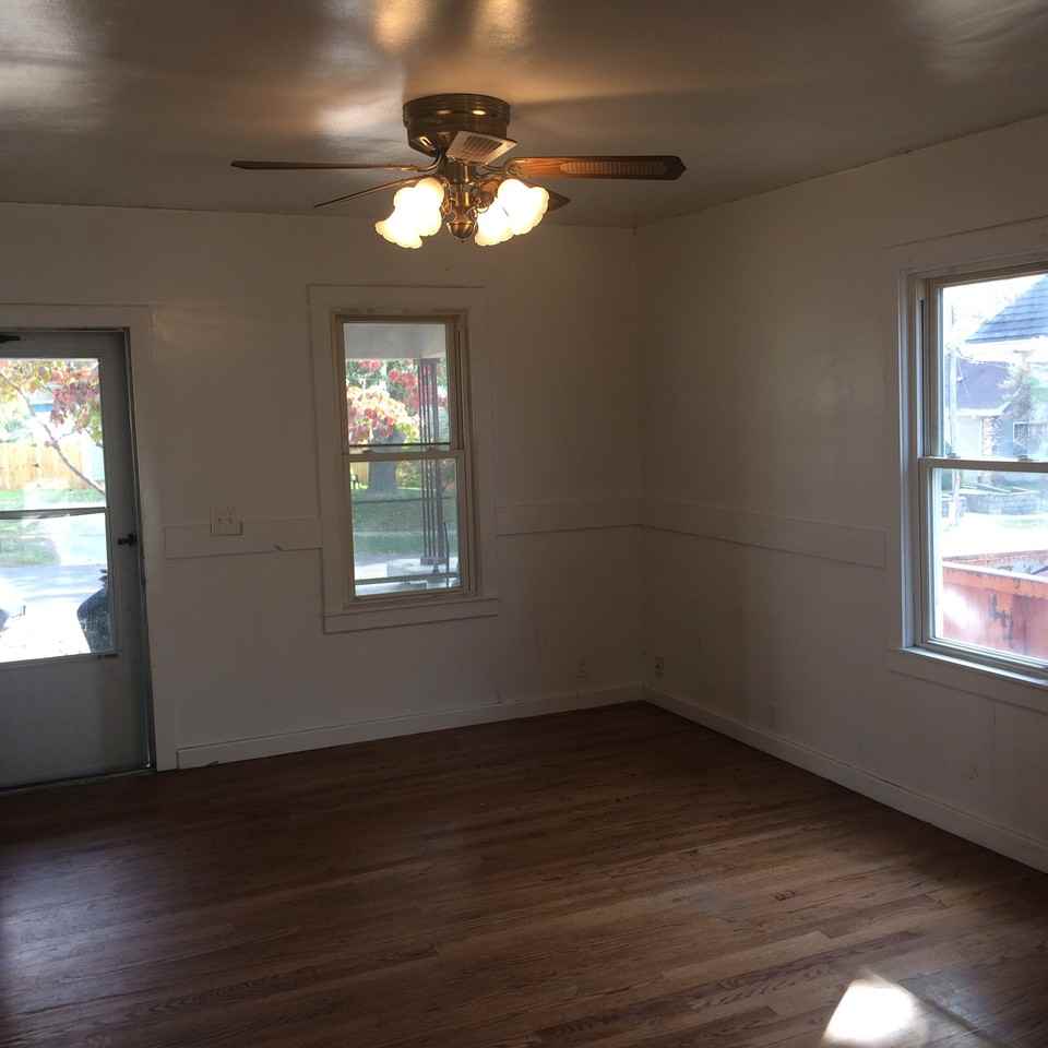 800 N Osage St - Photo 3 of 19