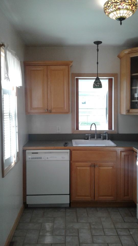 22509 Hawthorne St - Photo 2 of 14