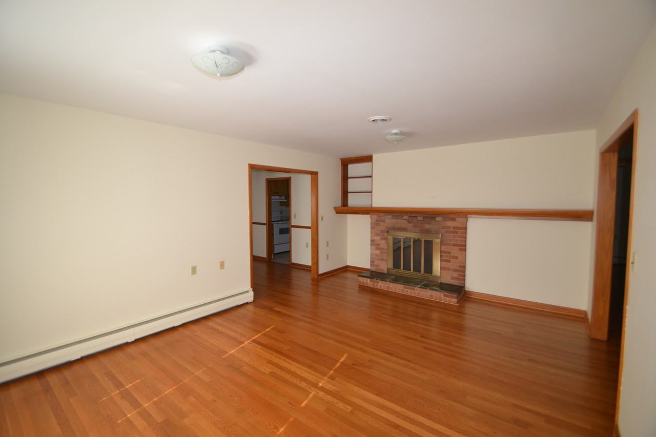 130 Sunset Dr - Photo 2 of 20