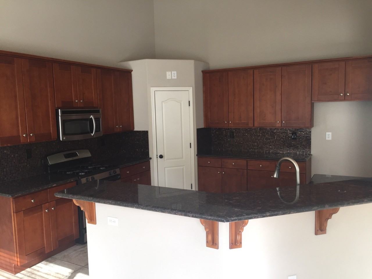 5706 Natoma Cir - Photo 2 of 11