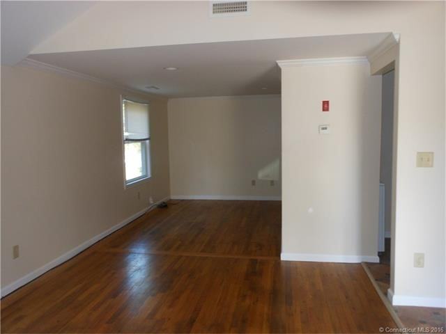 169 Circle Dr - Photo 3 of 9