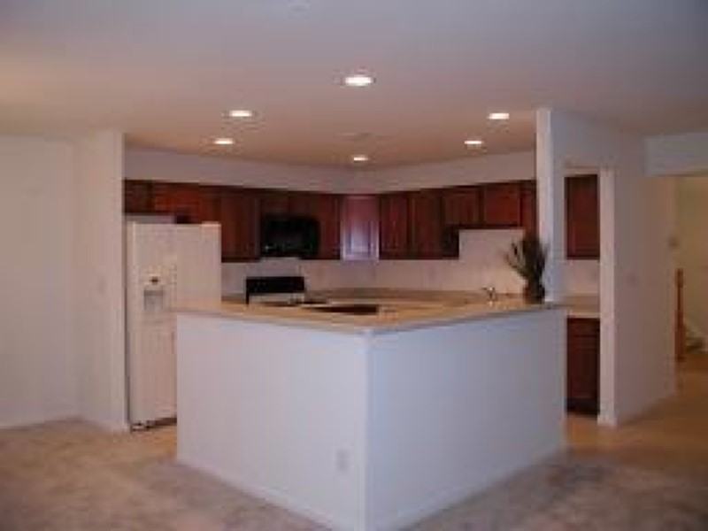 8 Ridgefield Rd #8 - Photo 2 of 9