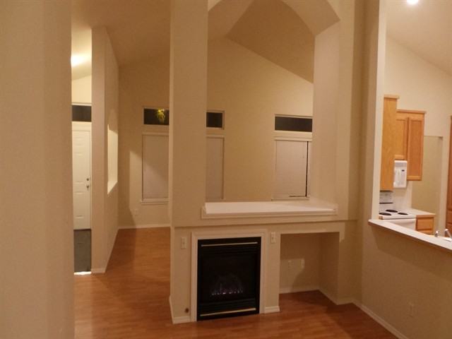 1890 Lois Ln - Photo 3 of 13