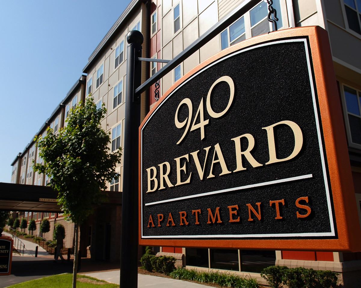 940 Brevard - Photo 2 of 9