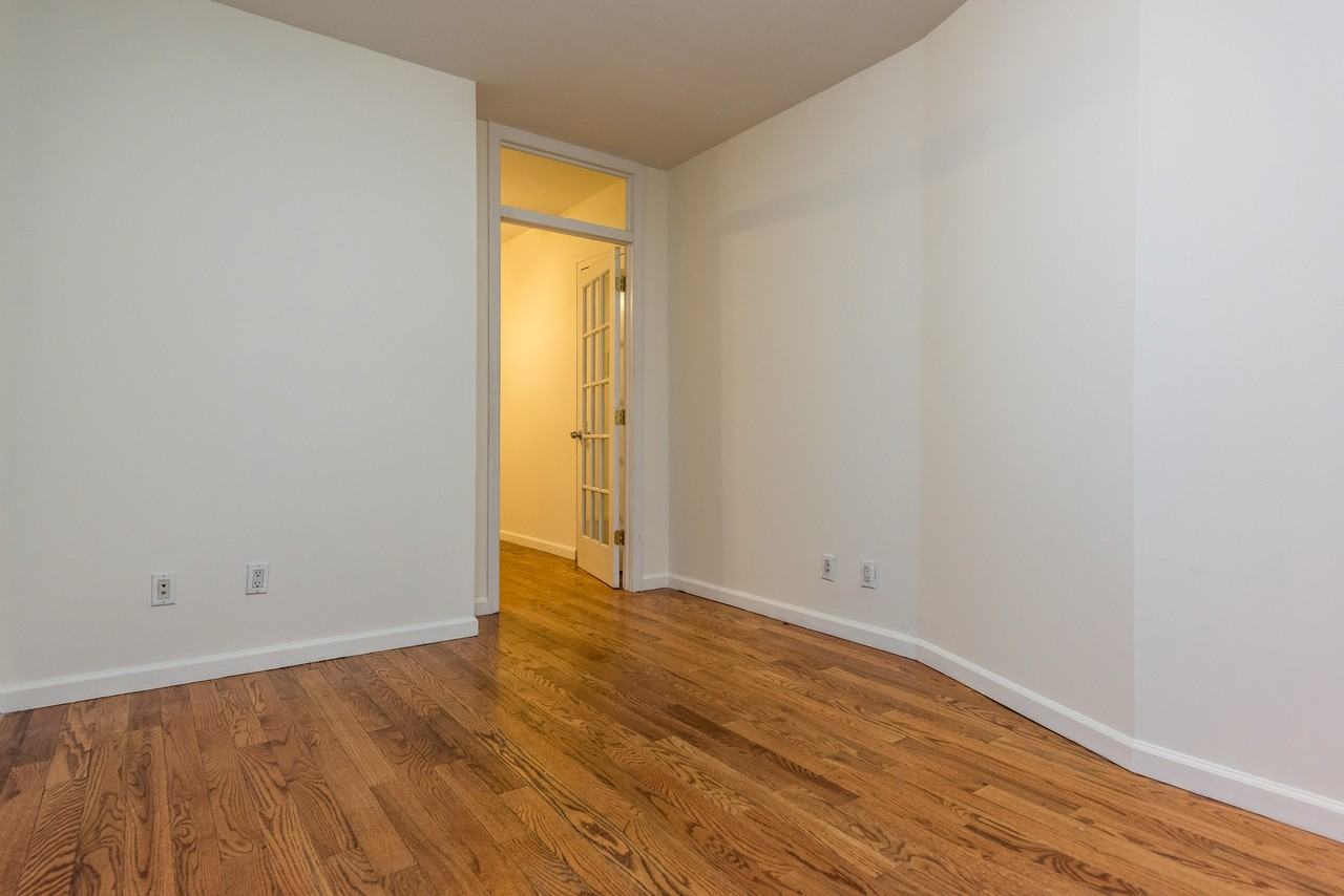 182 Freeman Street #1R - Photo 3 of 9