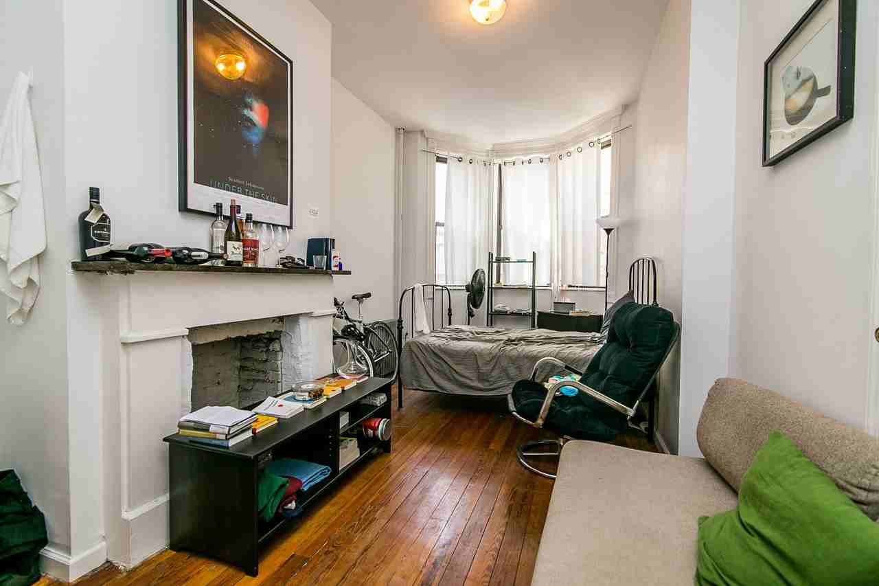 706 Leonard Street #1R - Photo 2 of 9