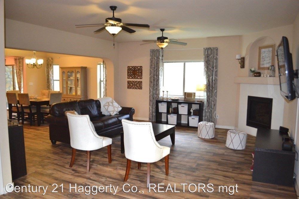 4216 Camelot Heights Dr - Photo 3 of 20