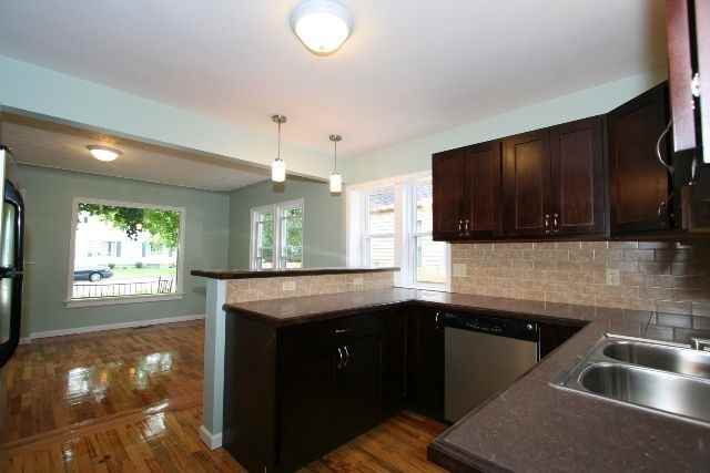 206 Garfield Ave SW - Photo 3 of 14