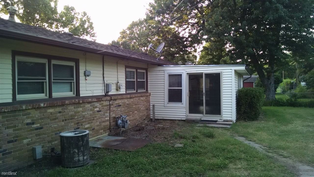 950 N Westlink Ave - Photo 2 of 5