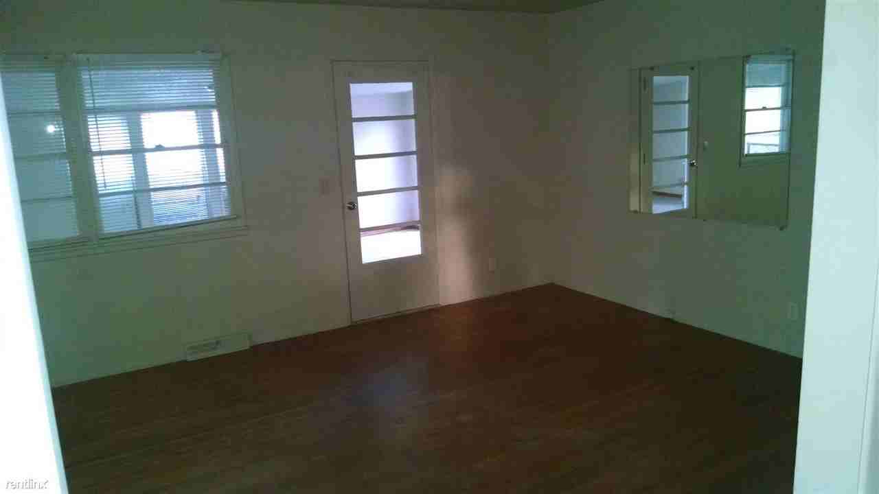 950 N Westlink Ave - Photo 3 of 5