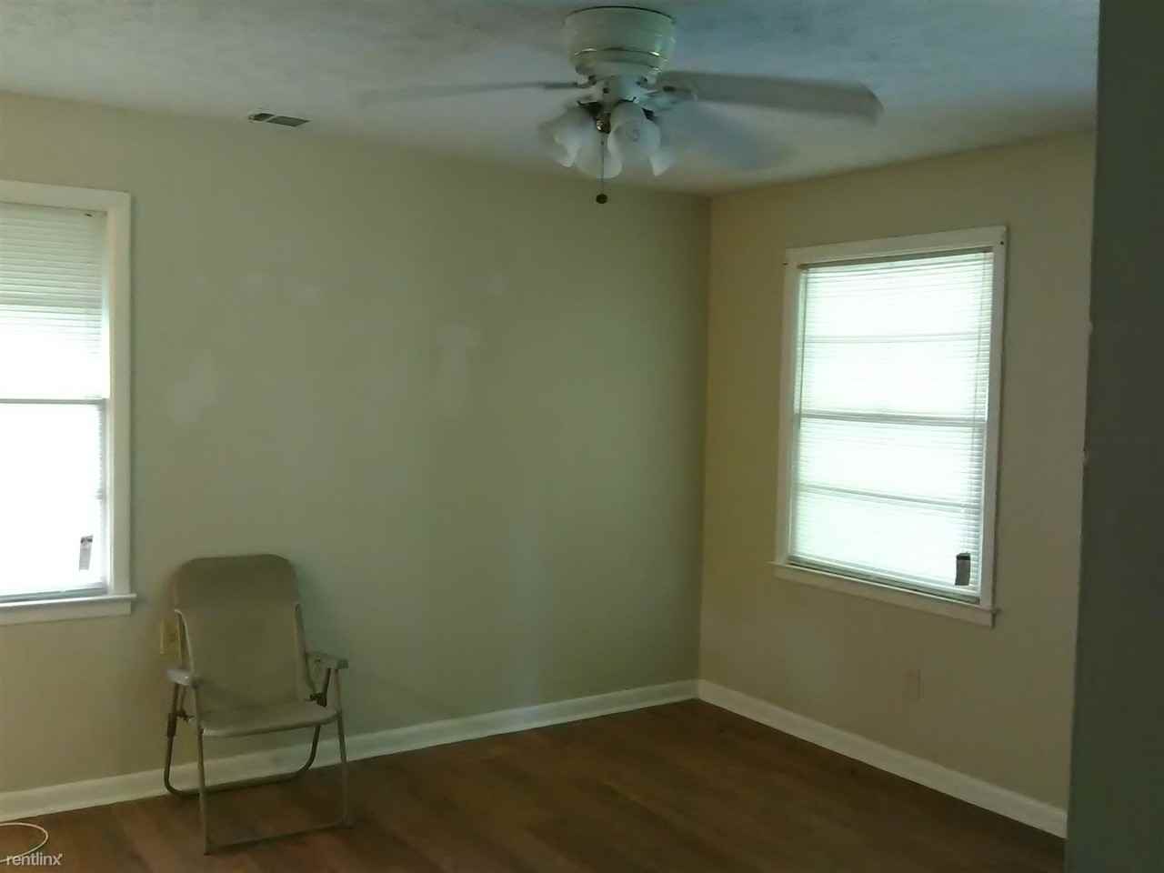 2101 Iowa St - Photo 3 of 12