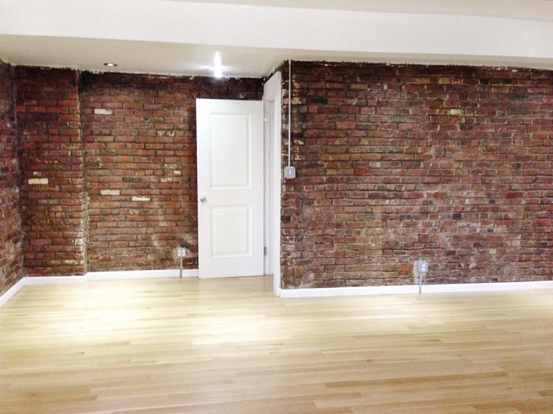 288-310 Ainslie St #1 - Photo 2 of 6