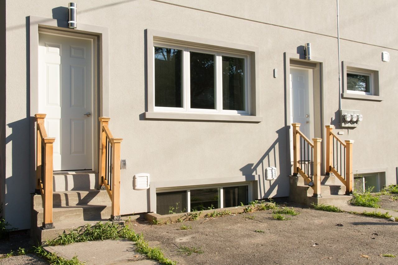 317 Cedarvale Avenue - Photo 2 of 11