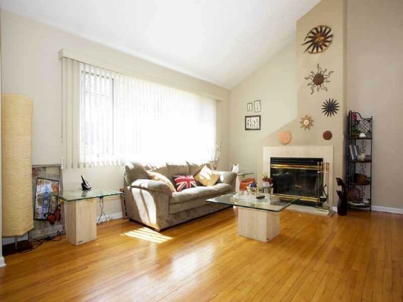 91 Holland Ave - Photo 3 of 16