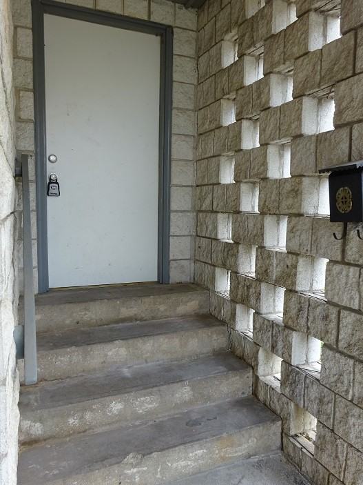 2430 Oakley Ave - Photo 3 of 19