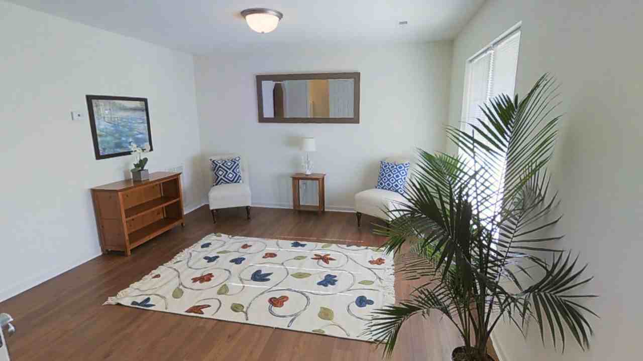 13 Warwick Ln - Photo 2 of 8