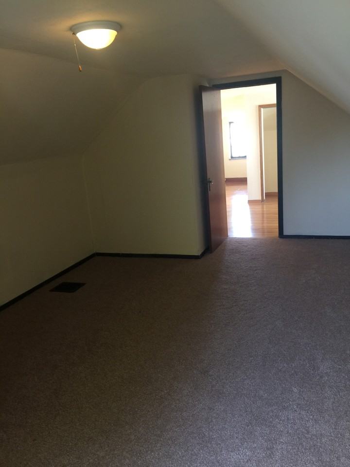 1498 S Champion Ave - Photo 2 of 12