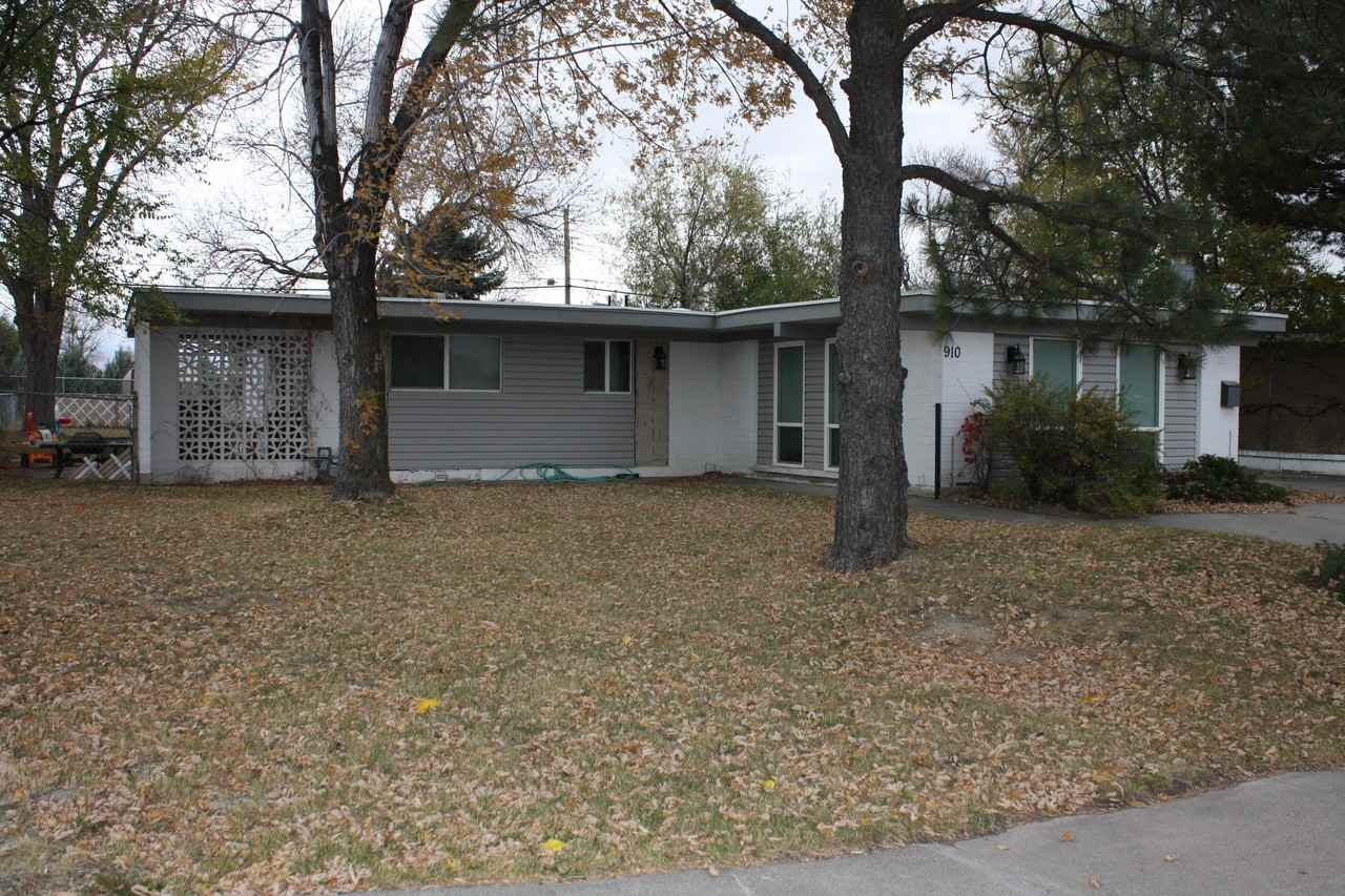 910 E Carnation Dr - Photo 2 of 23