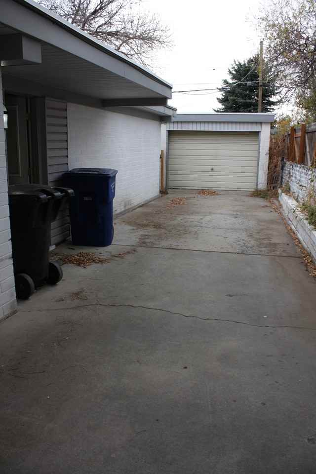 910 E Carnation Dr - Photo 3 of 23
