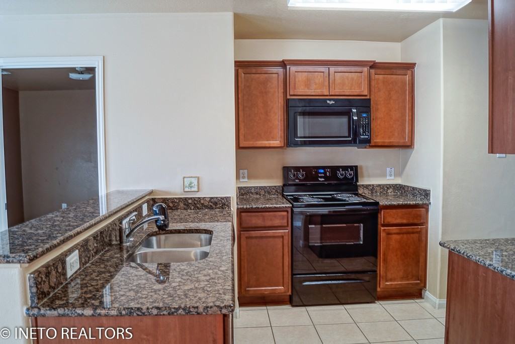 12235 Estelle Ln - Photo 3 of 14