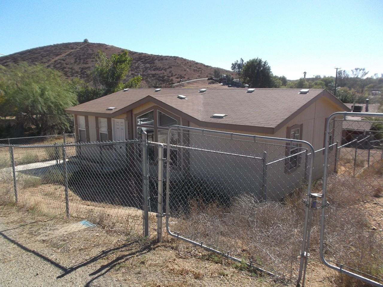 23909 Lucas Dr - Photo 2 of 4