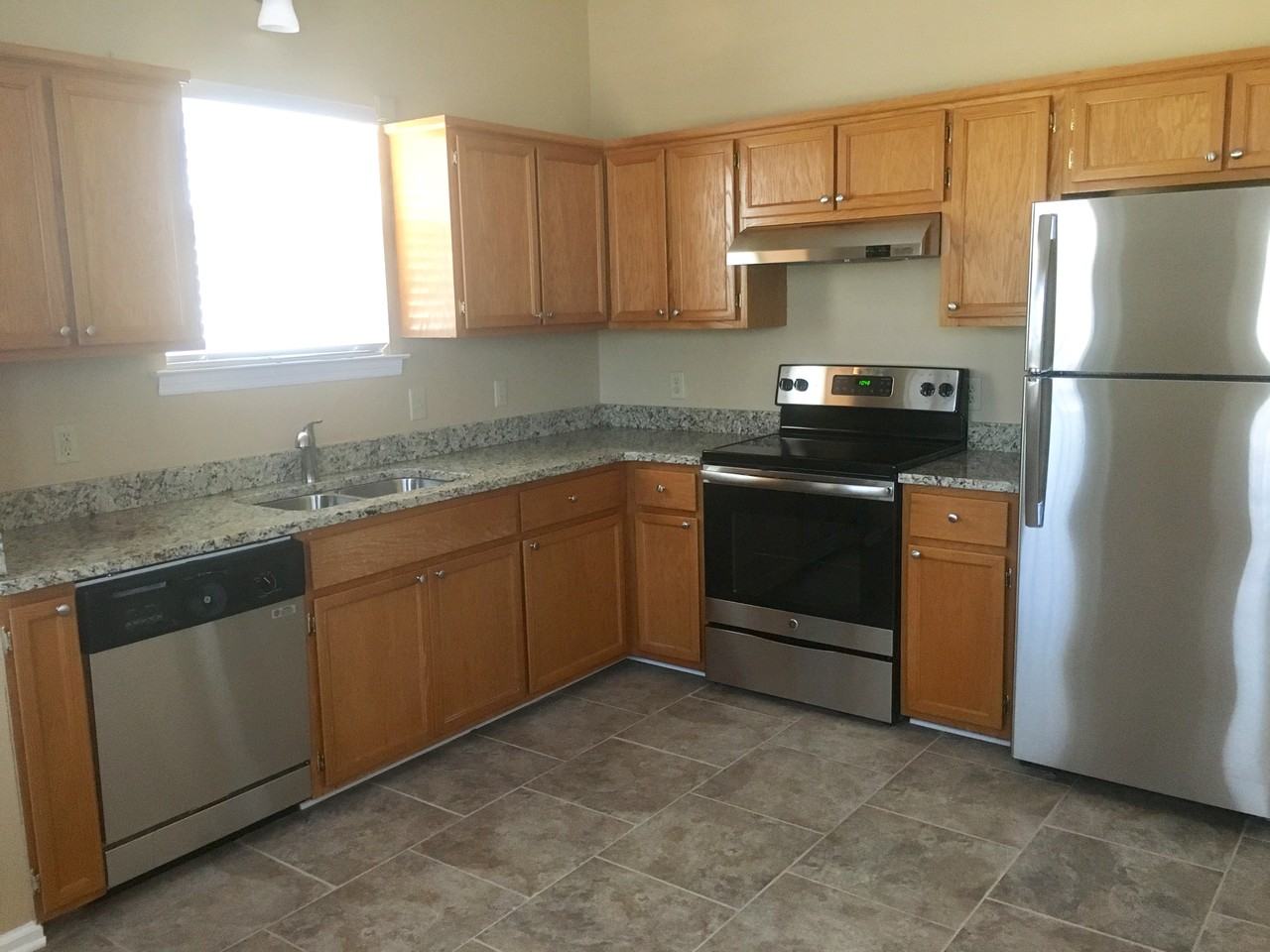 636 Kinsey Blvd - Photo 2 of 19