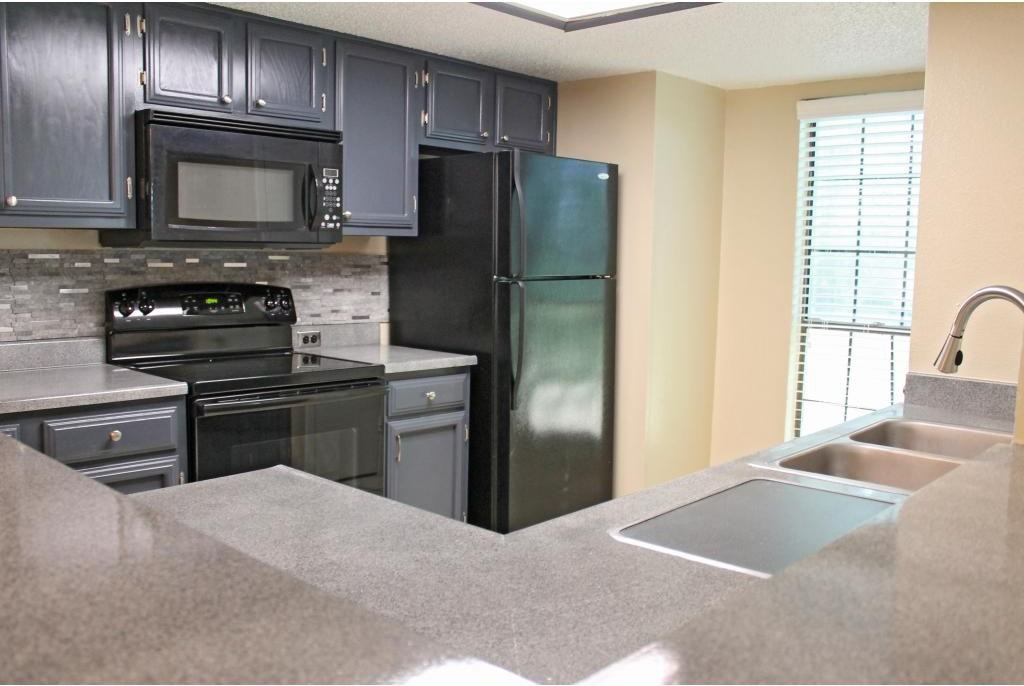 Santa Fe Condo Apartments - Photo 3 of 20