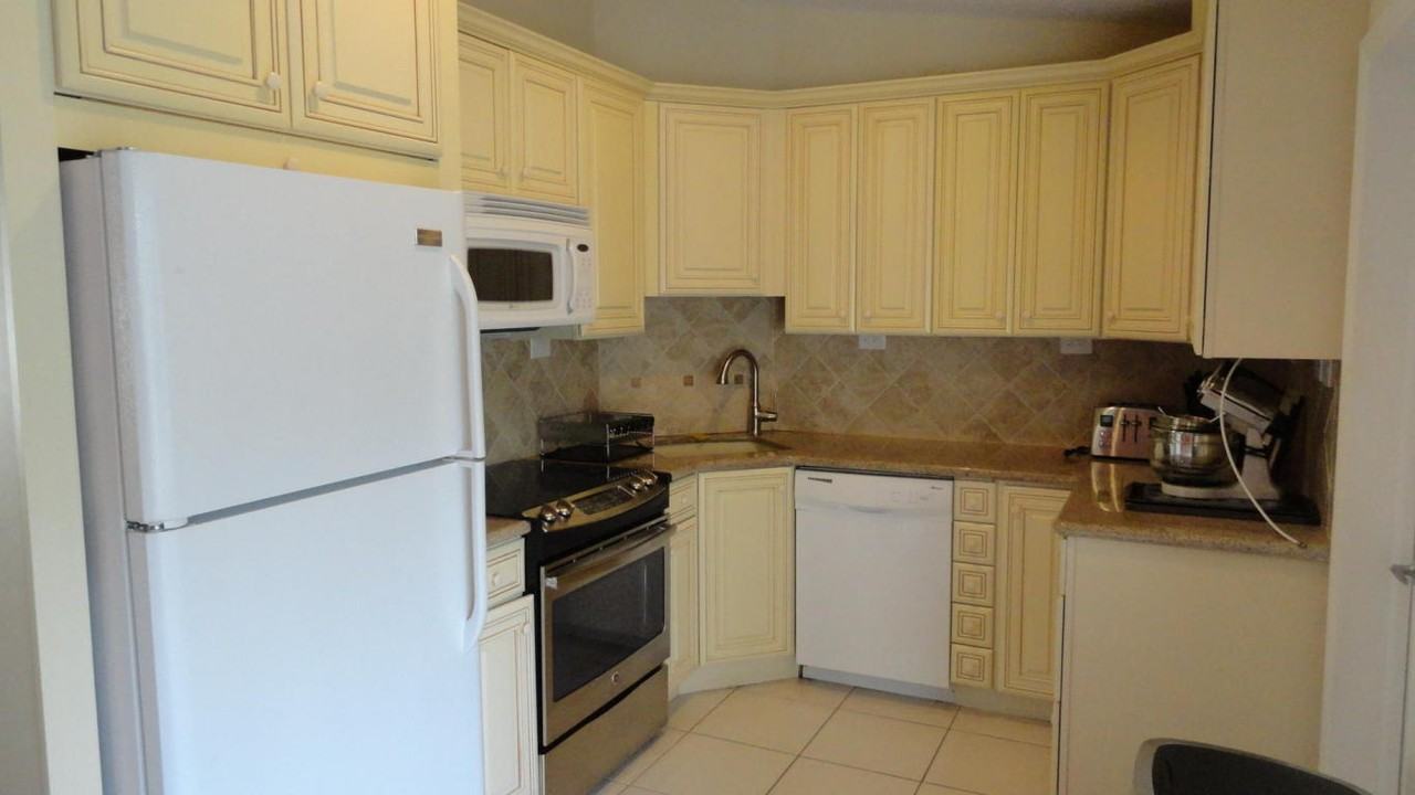 937 Greensward Ln - Photo 2 of 5