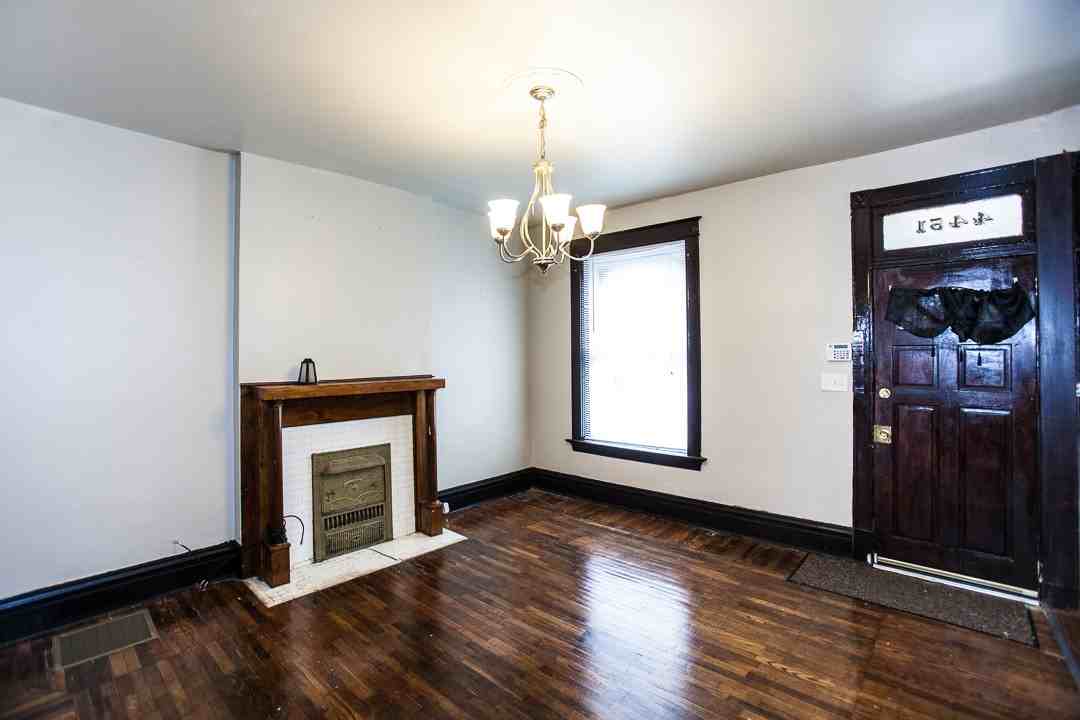 4451 Oakland Avenue - Photo 2 of 16