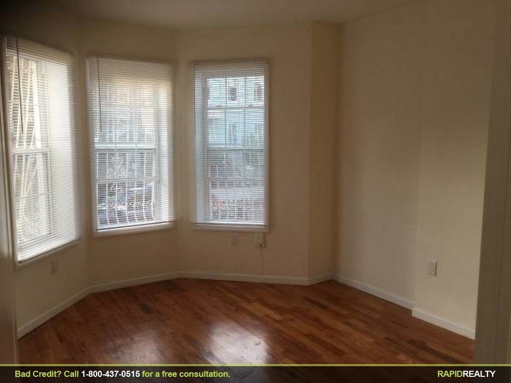 499 Linwood Street - Photo 3 of 5