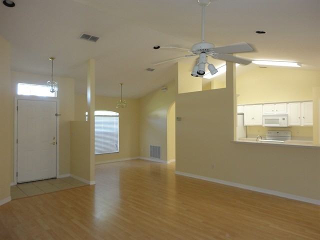 835 Marquee Dr - Photo 3 of 14