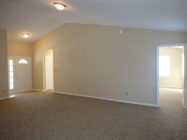 440 E Quail Wood Ln - Photo 2 of 11