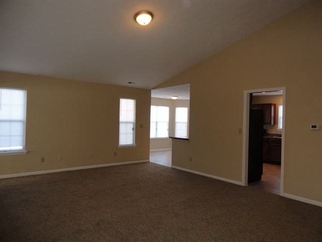 440 E Quail Wood Ln - Photo 3 of 11