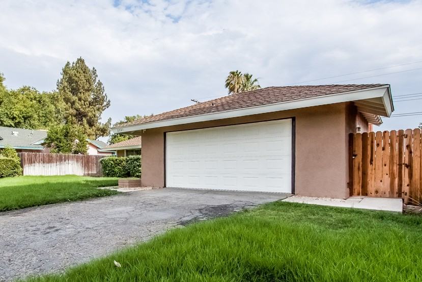 2331 18th St - Photo 2 of 15