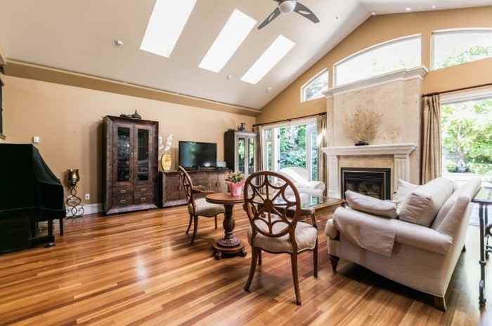 850 Calverhall Street - Photo 3 of 20