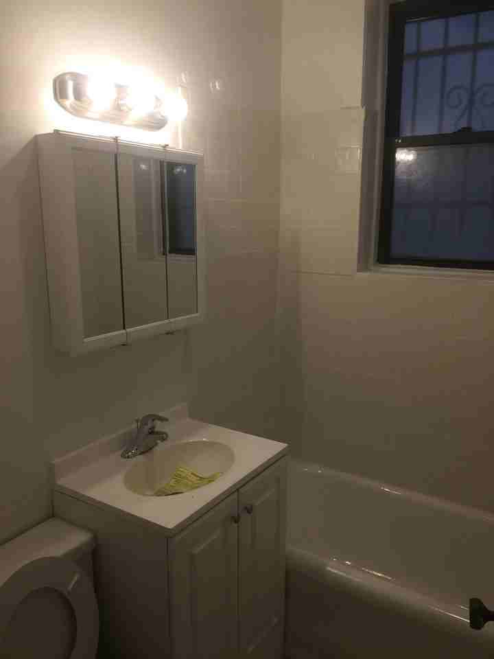 530 West Addison Street - Photo 2 of 7