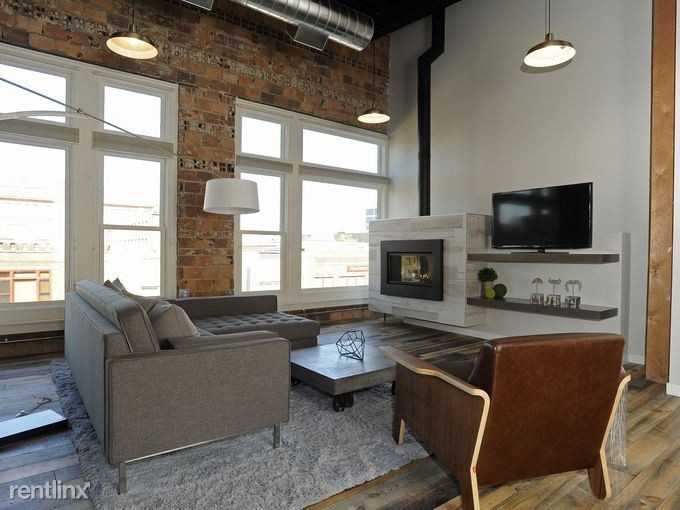 320 S Phillips Ave - Photo 2 of 8