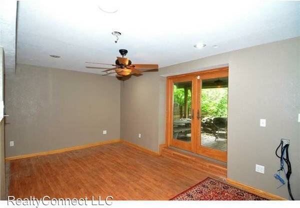 1557 Circle Ln - Photo 2 of 4