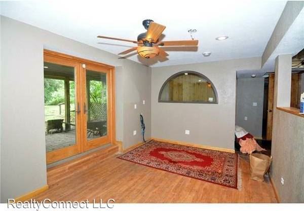 1557 Circle Ln - Photo 3 of 4