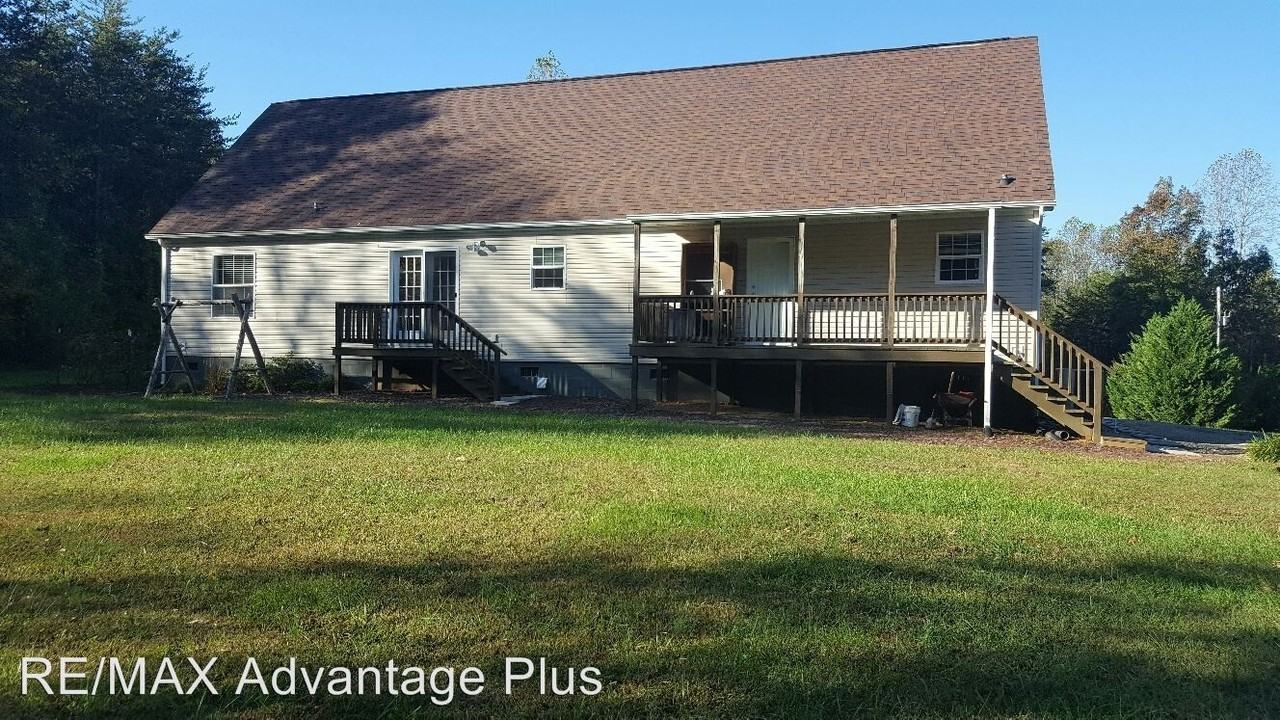 10412 Green Bay Rd - Photo 3 of 19