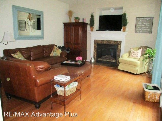 1717 Lee Dr - Photo 2 of 13