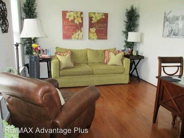 1717 Lee Dr - Photo 3 of 13