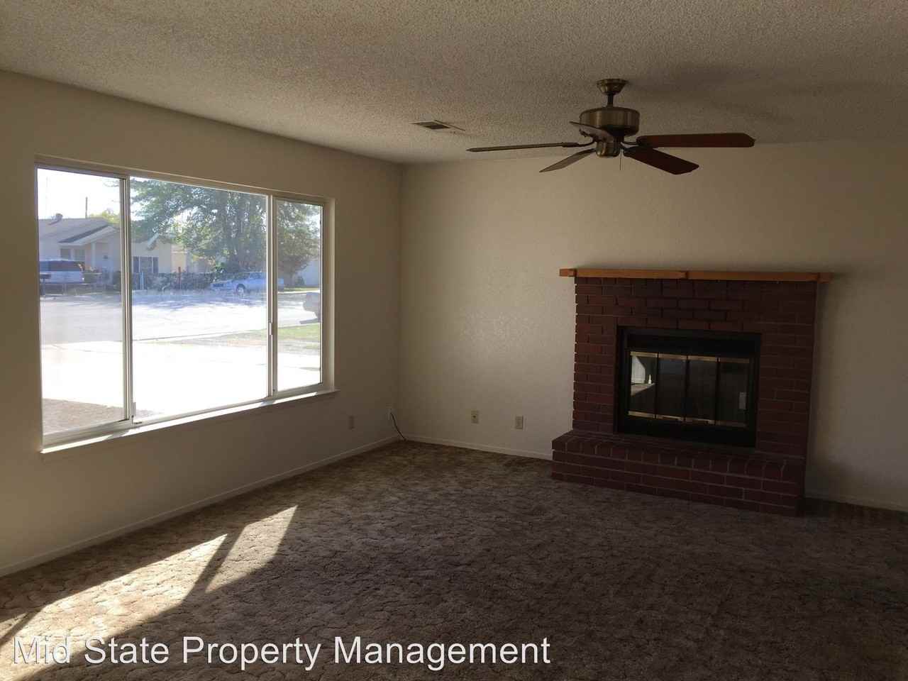 436 S Hachman St - Photo 3 of 32