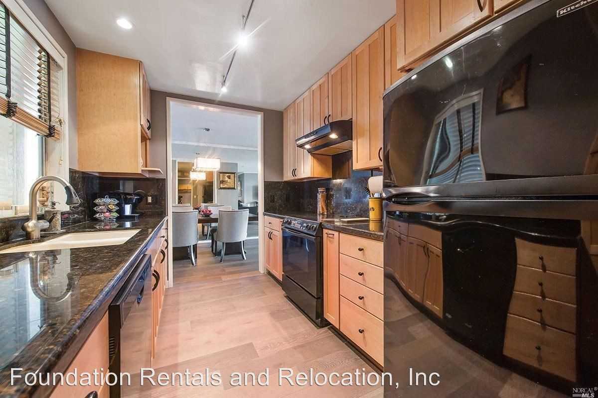 3107 Shelter Bay Ave - Photo 3 of 19