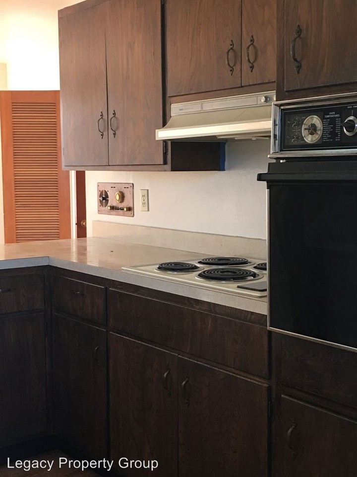 7518 Rainbow Dr - Photo 2 of 17