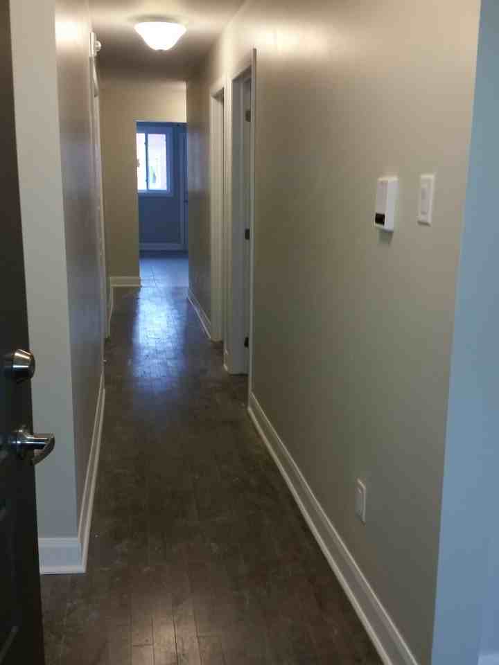 5070 Avenue Bourbonnière - Photo 2 of 10