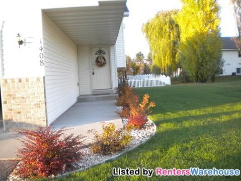 1408 S 3rd St - Photo 3 of 13