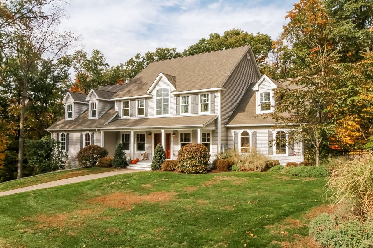 36 Aunt Pattys Ln W - Photo 3 of 45