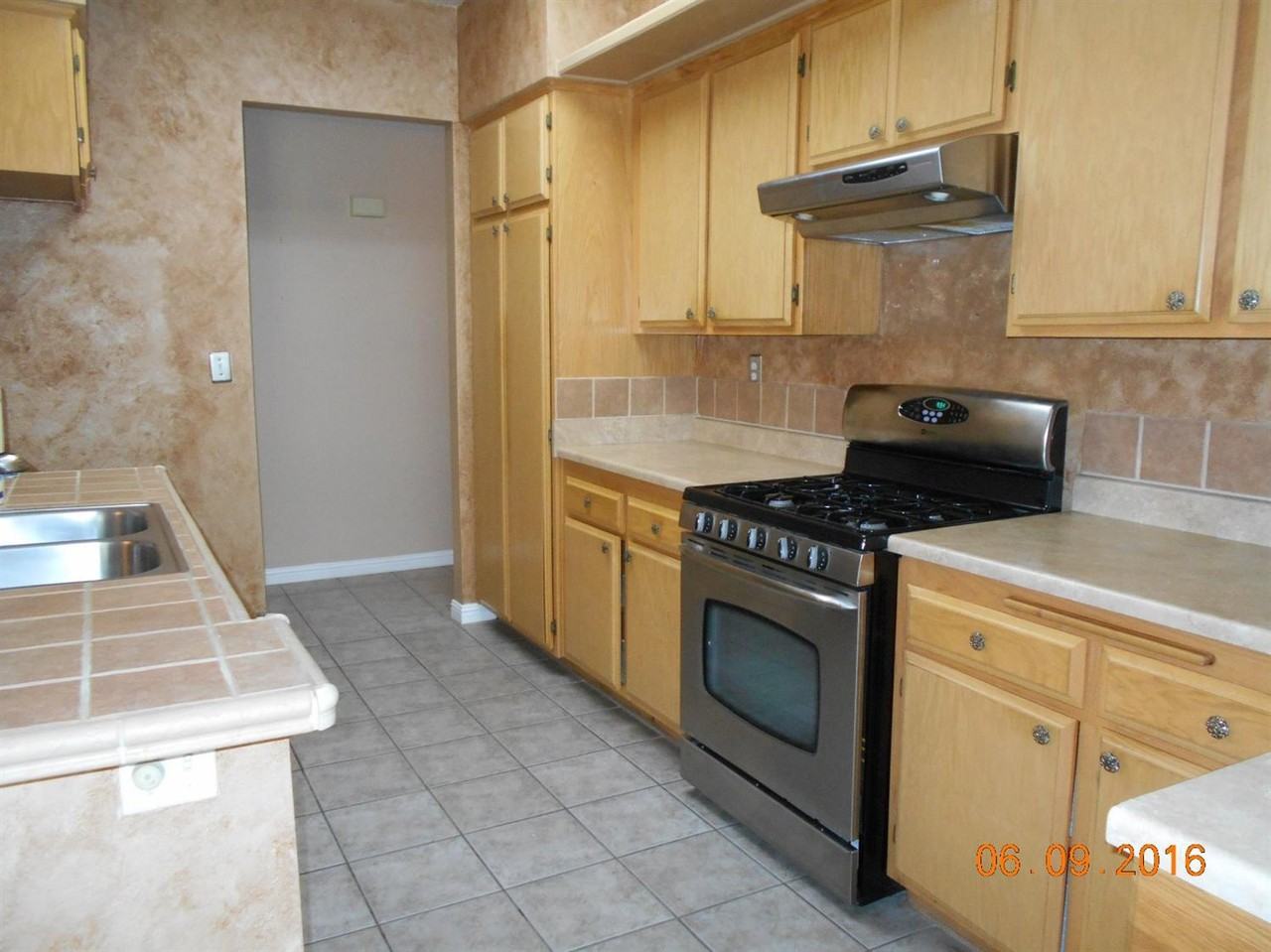 15095 Laurelwood Pl - Photo 2 of 18